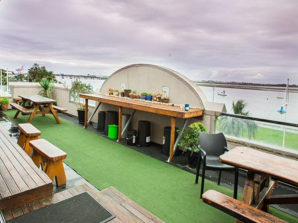 Harbourside City Backpackers Tauranga Buitenkant foto