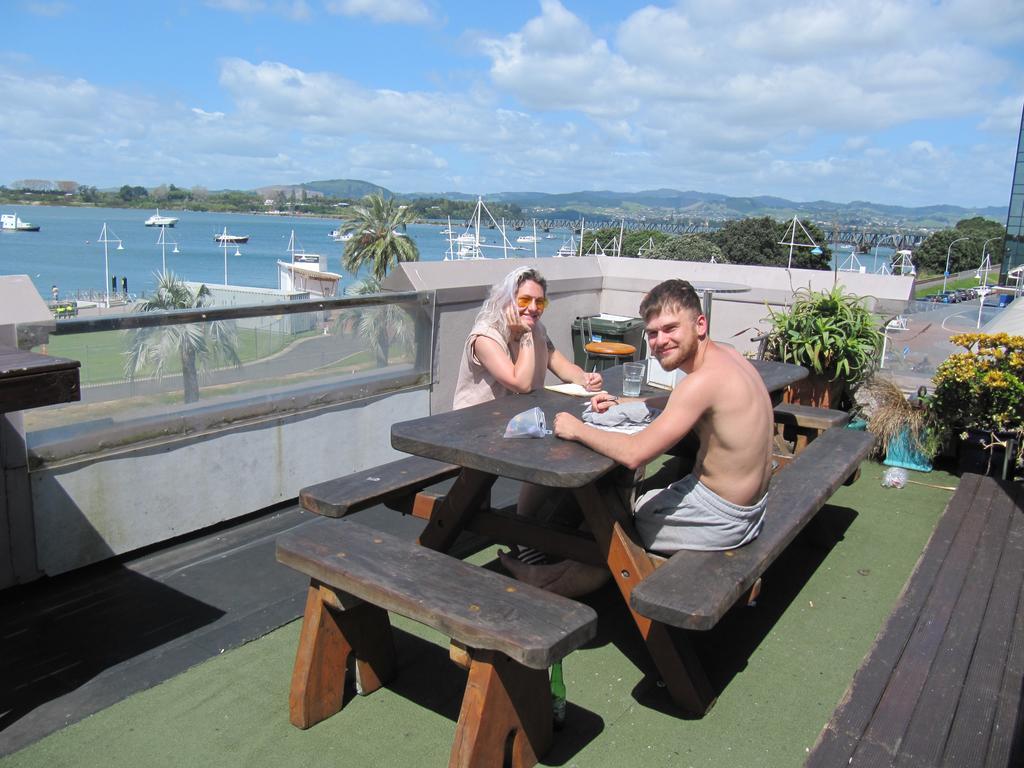 Harbourside City Backpackers Tauranga Buitenkant foto